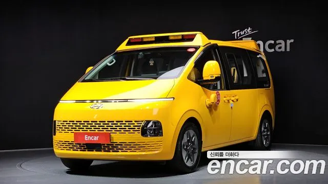 Hyundai Staria 2023 Желтый из Кореи