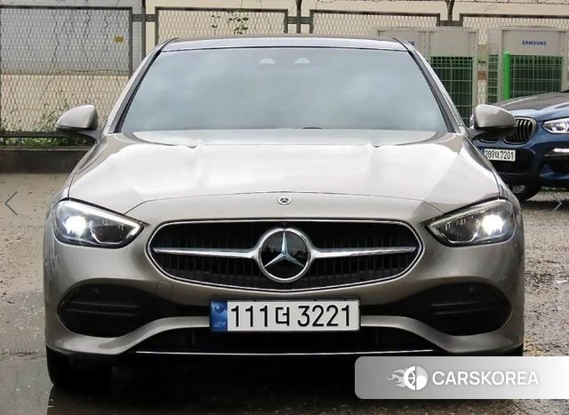 Mercedes-Benz C-Class W206 2024 Песочный из Кореи