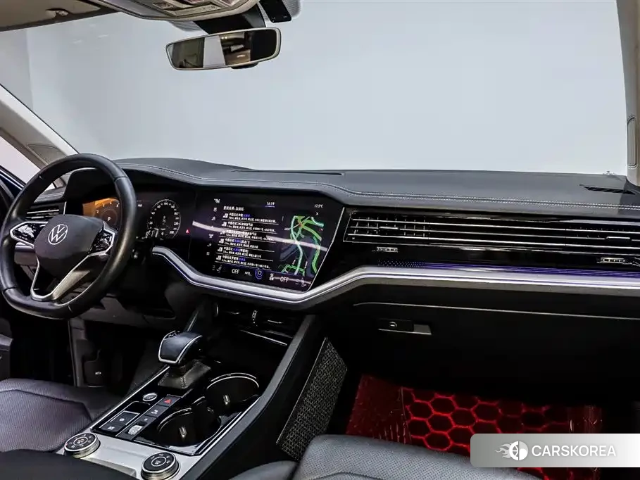 Volkswagen Touareg 2023 Синий из Китая