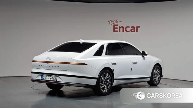 Hyundai Grandeur (GN7) 2023 Белый из Кореи