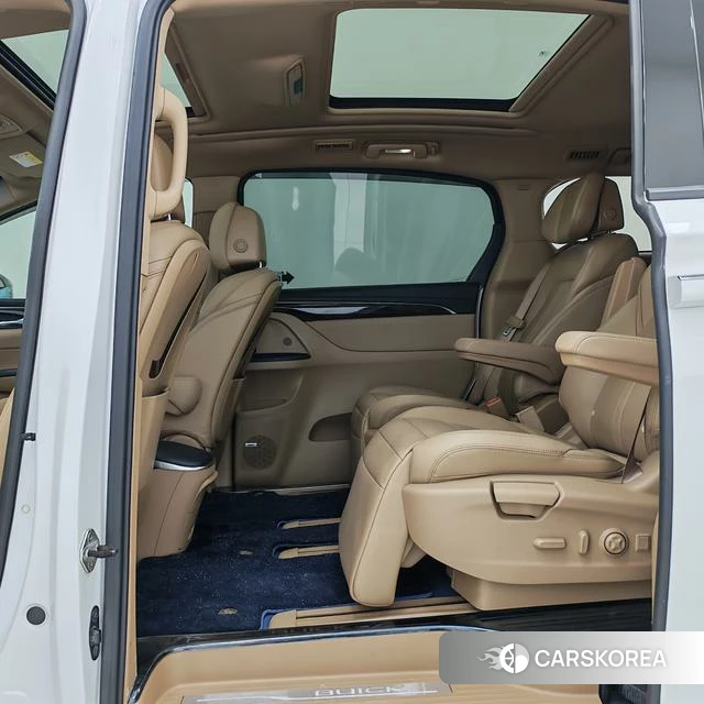 Buick GL8 2019 Белый из Китая