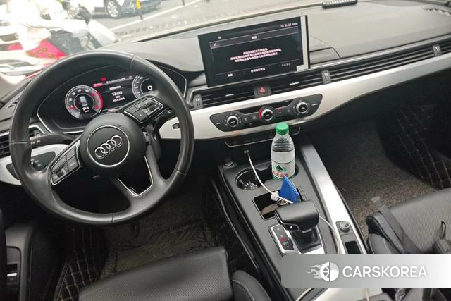 Audi A4L 2022 Темно-серый из Китая