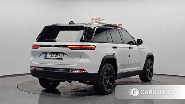 Jeep Grand Cherokee (WL) 2023 Белый из Кореи