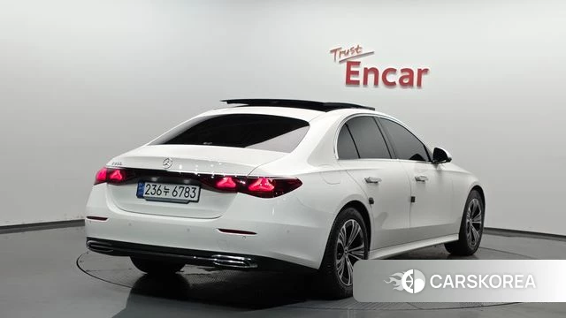 Mercedes-Benz E-Class W214 2024 Белый из Кореи