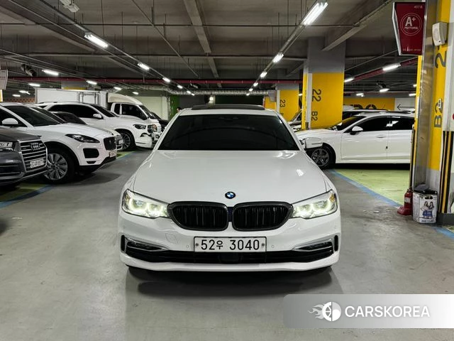 BMW 5 Series (G30) 2019 Белый из Кореи