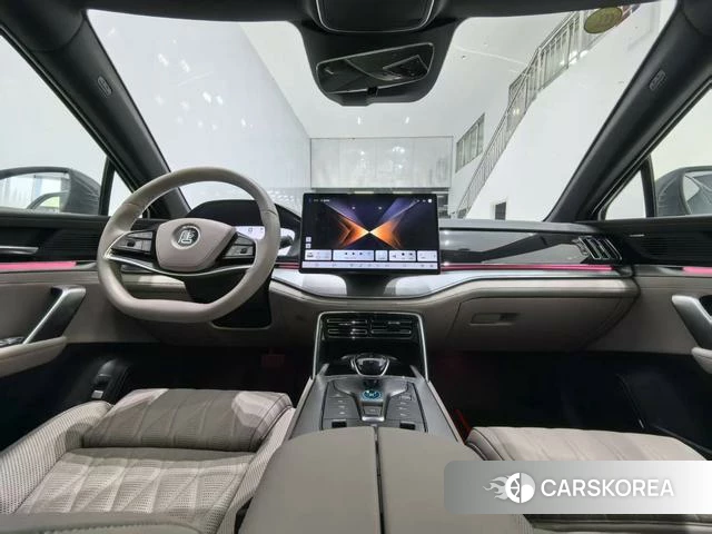 BYD Tang DM 2025 Темно-серый из Китая