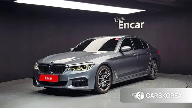 BMW 5 Series (G30) 2019 Серебристо-серый из Кореи