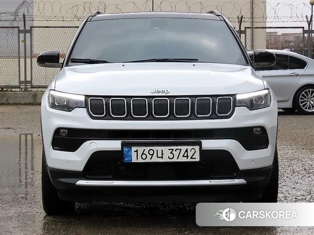Jeep Compass 2nd Generation 2022 Белый из Кореи