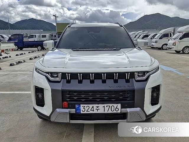 Ssangyong Torres 2024 Жемчужный цвет из Кореи