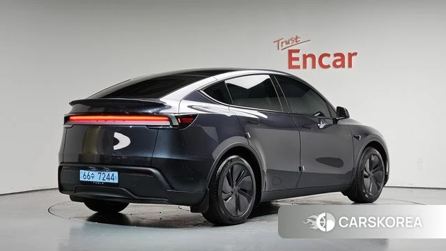 Tesla Model Y 2025 Серый из Кореи