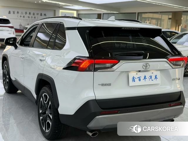 Toyota RAV4 Rongfang 2023 Белый из Китая