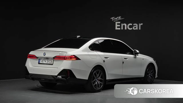 BMW 5 Series (G60) 2024 Белый из Кореи