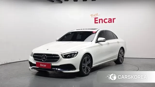 Mercedes-Benz E-Class W213 2021 Белый из Кореи
