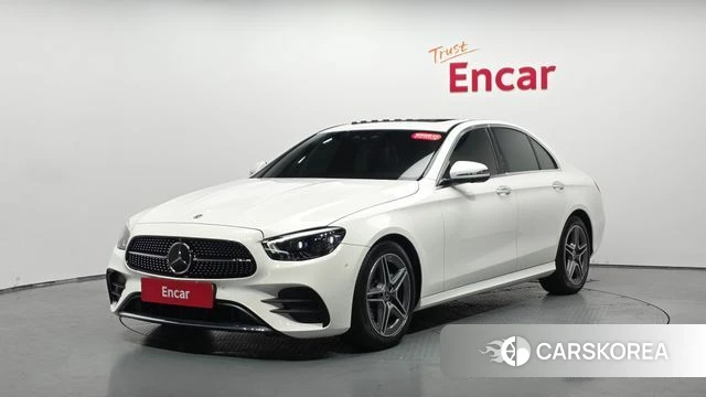 Mercedes-Benz E-Class W213 2023 Белый из Кореи