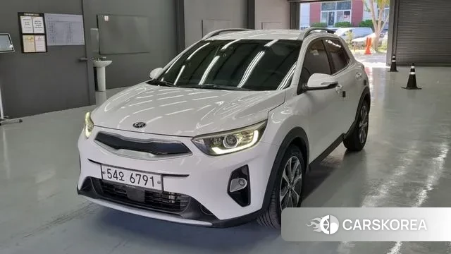Kia Stonic 2018 Белый двухцветный из Кореи