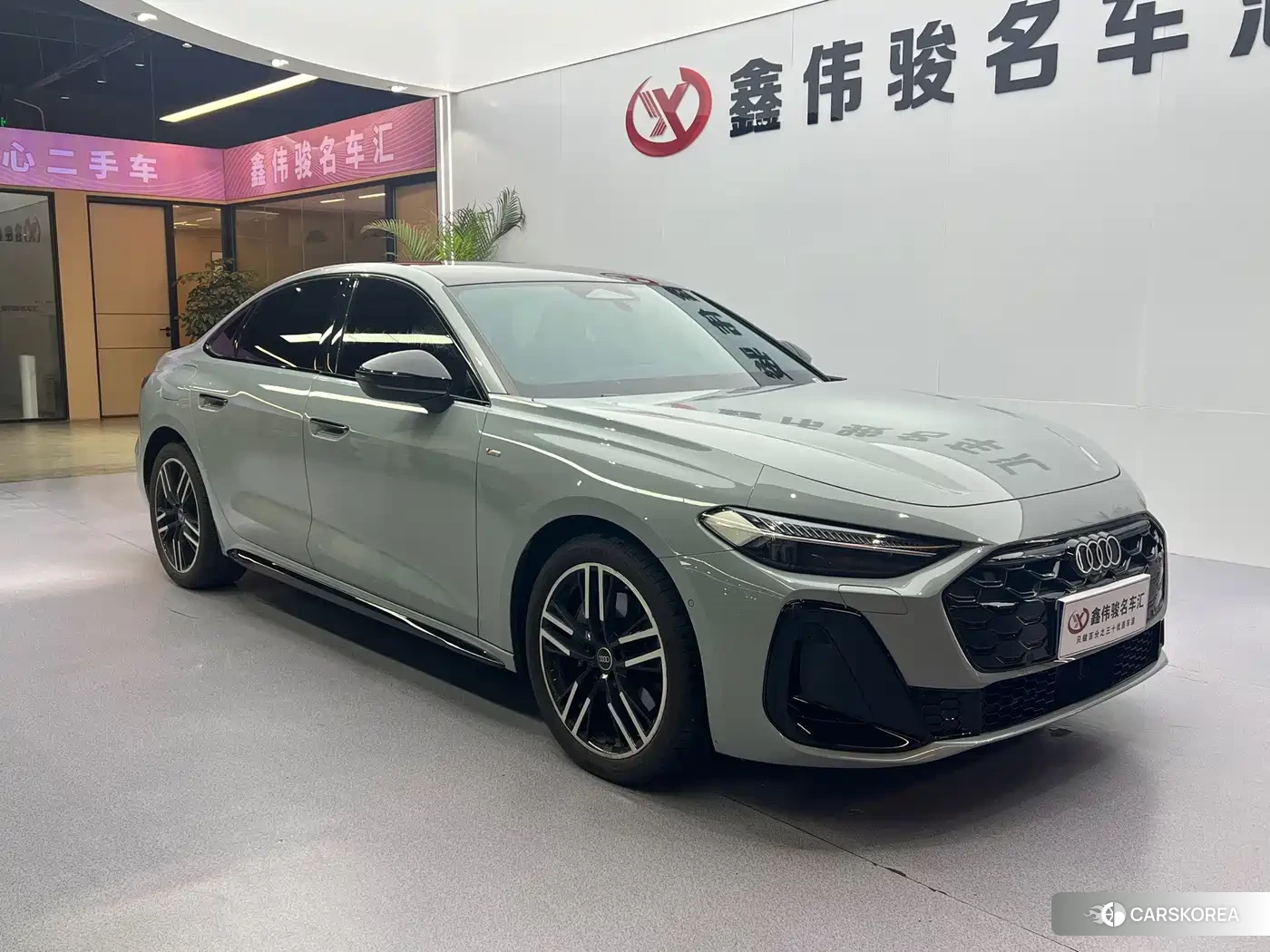 Audi A5L 2025 Silver/gray из Китая, фото 2