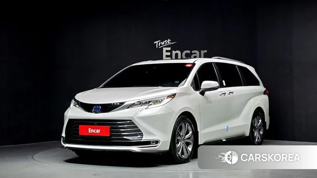 Toyota Sienna 4th Generation 2024 Белый из Кореи