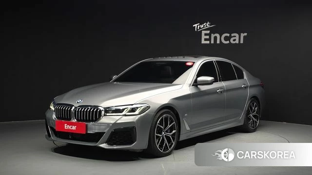 BMW 5 Series (G30) 2023 Серебристо-серый из Кореи