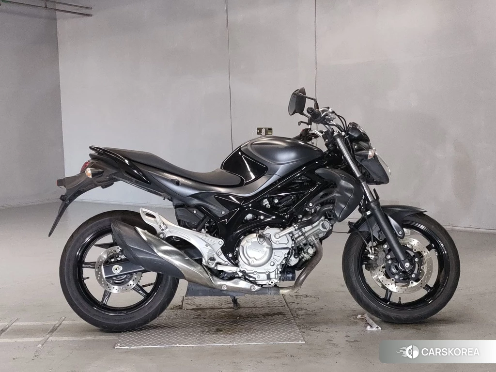 Проданный Suzuki GLADIUS 400 2013 из Японии