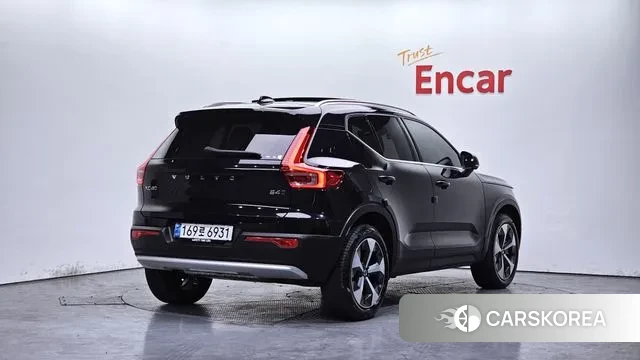 Volvo XC40 2024 Черный из Кореи