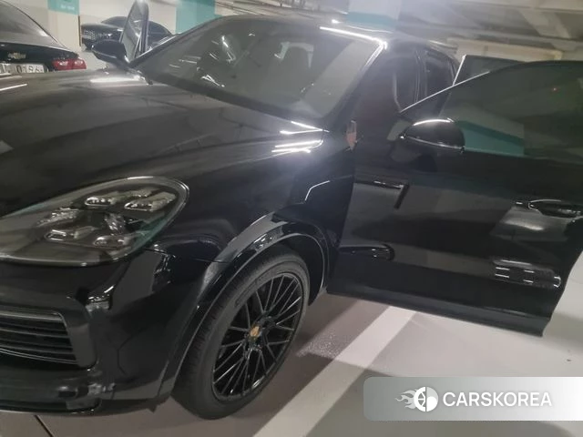 Porsche Cayenne (PO536) 2019 Черный из Кореи