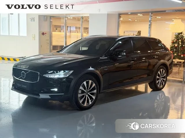 Volvo V90 Cross-Country 2024 Черный из Кореи