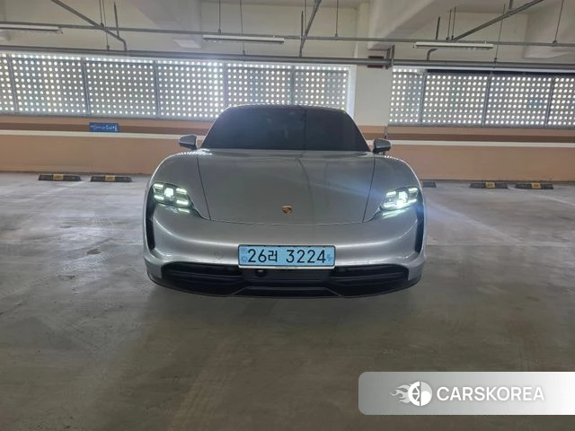 Porsche Taycan 2022 Серебряный из Кореи