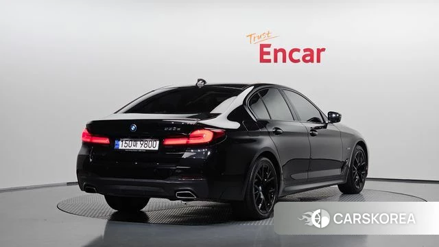BMW 5 Series (G30) 2023 Черный из Кореи