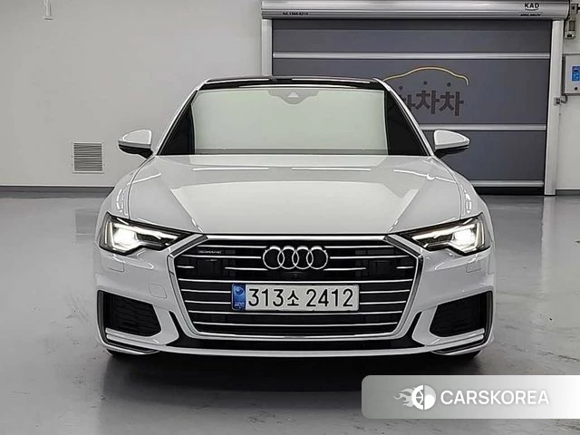Audi A6 (C8) 2021 Белый из Кореи