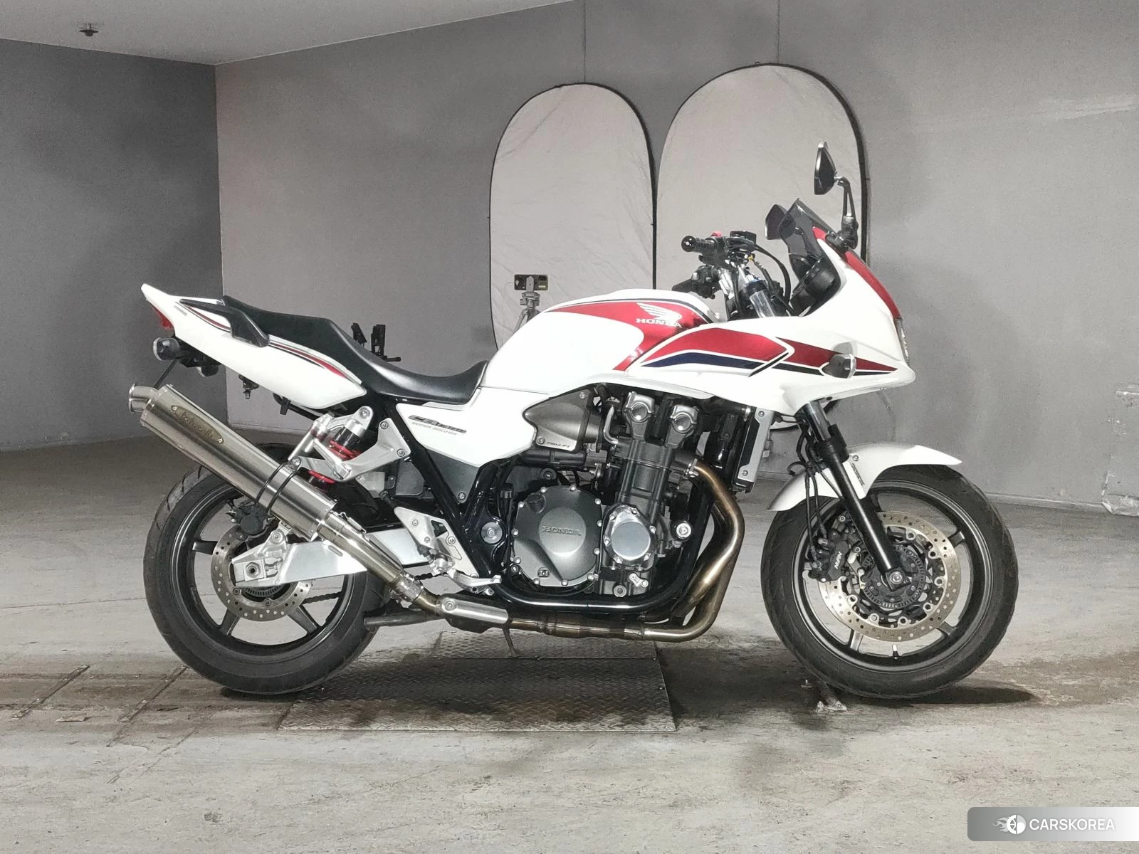 Проданный Honda CB1300SF BOLDOR 2010 из Японии, фото 2