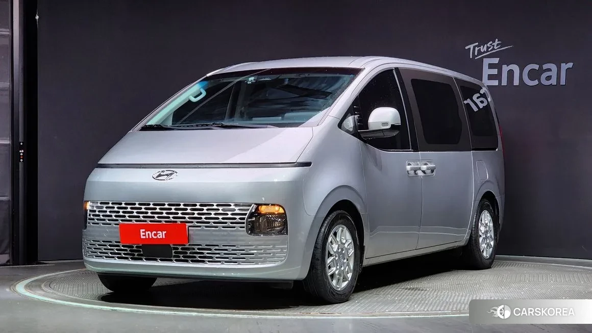 Hyundai Staria 2022 Серебряный из Кореи