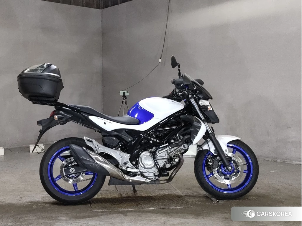 Проданный Suzuki GLADIUS 400 2015 из Японии