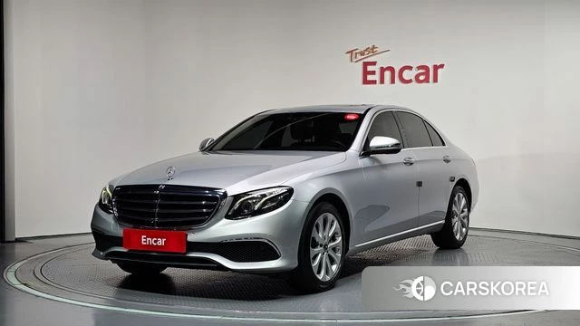 Mercedes-Benz E-Class W213 2018 Серебряный из Кореи