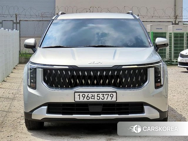 Kia Carnival 4th generation 2023 Серебристо-серый из Кореи