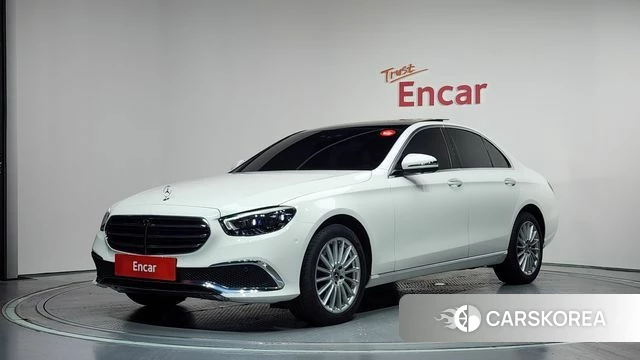 Mercedes-Benz E-Class W213 2023 Белый из Кореи