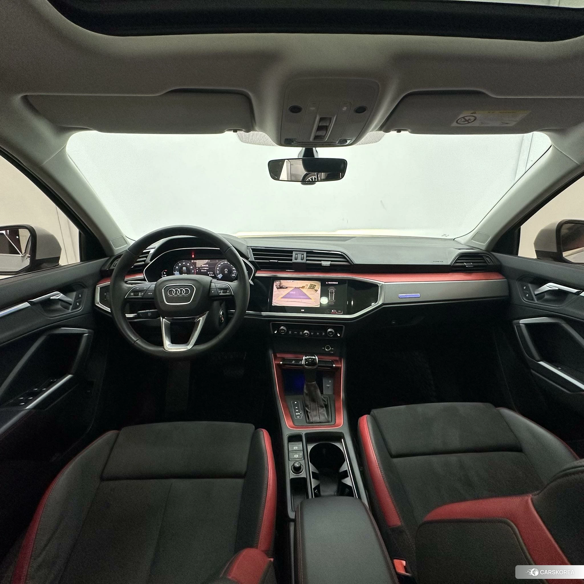 Audi Q3 2021 Белый из Китая