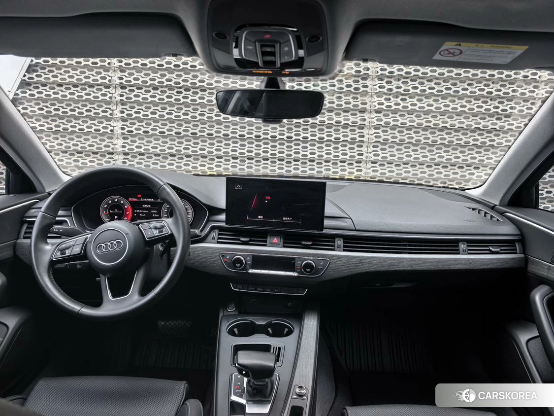 Audi A4L 2020 Темно-серый из Китая
