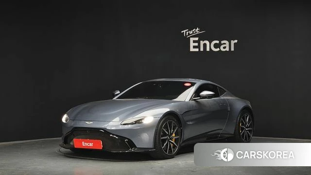 Aston Martin Vantage 2nd Generation 2020 Светло-серебряный цвет из Кореи
