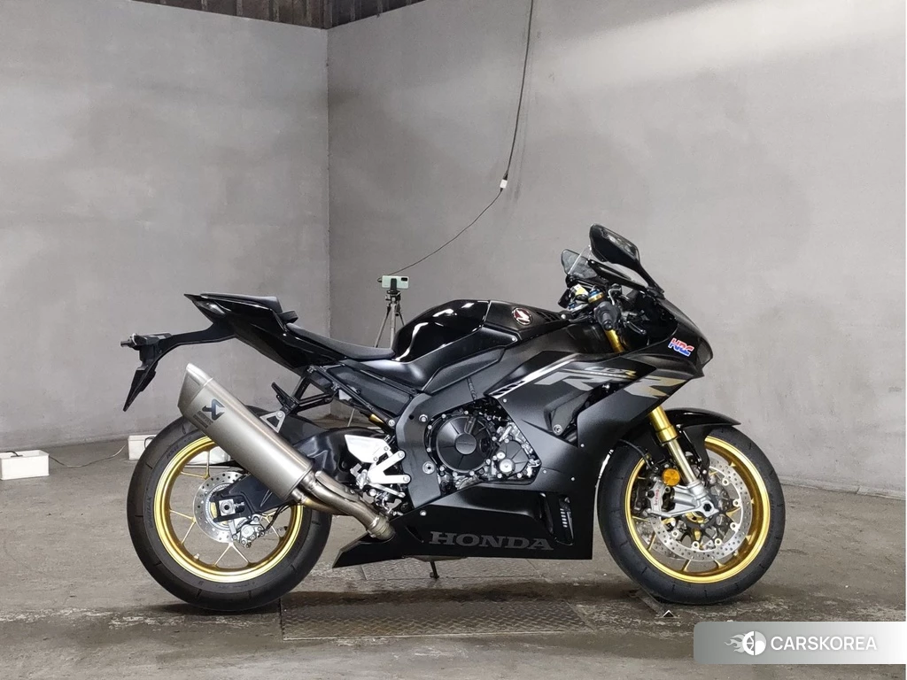 Проданный Honda CBR1000RR-R FIREBLADE SP 2023 из Японии
