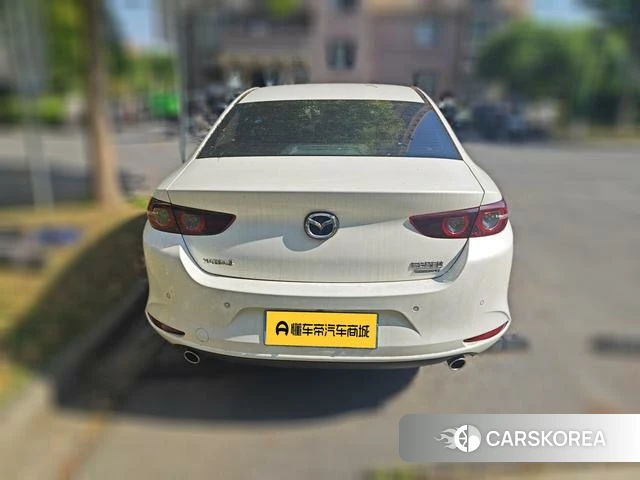 Mazda 3 Angkesaila 2022 Белый из Китая