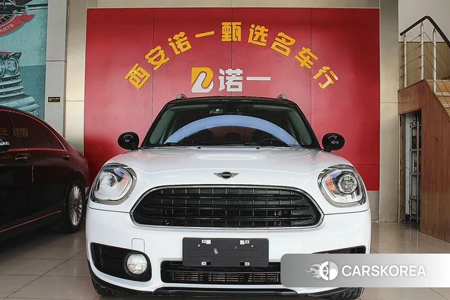 MINI COUNTRYMAN 2019 Белый из Китая