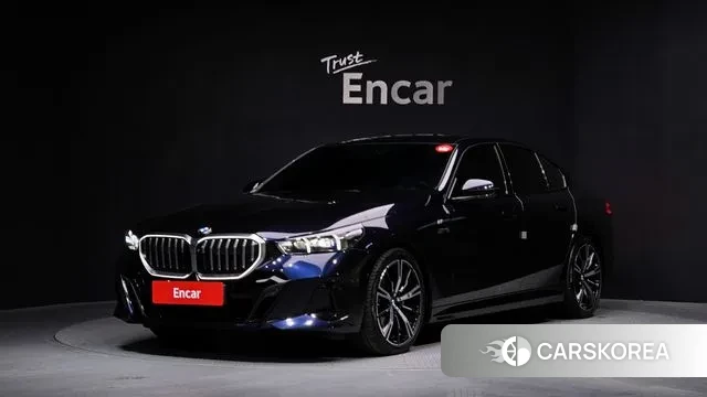 BMW 5 Series (G60) 2023 Черный из Кореи