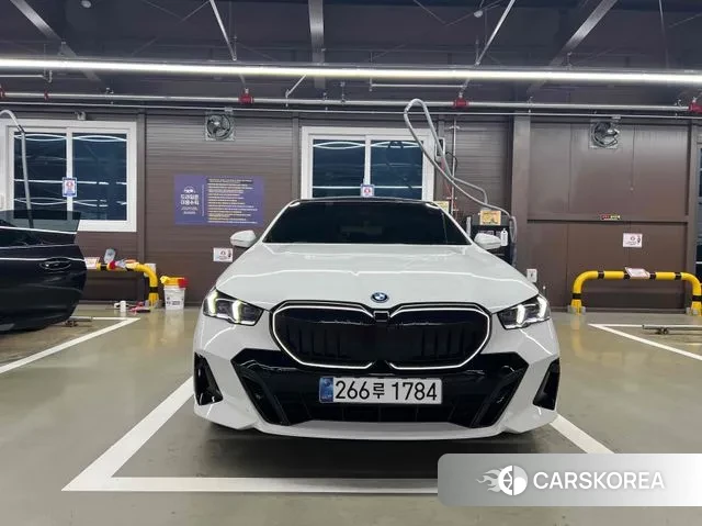 BMW 5 Series (G60) 2024 Белый из Кореи