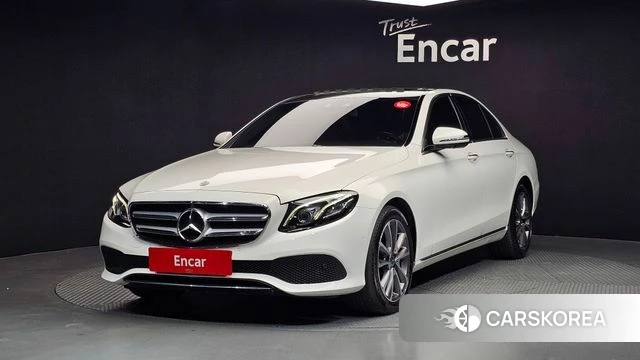 Mercedes-Benz E-Class W213 2019 Белый из Кореи