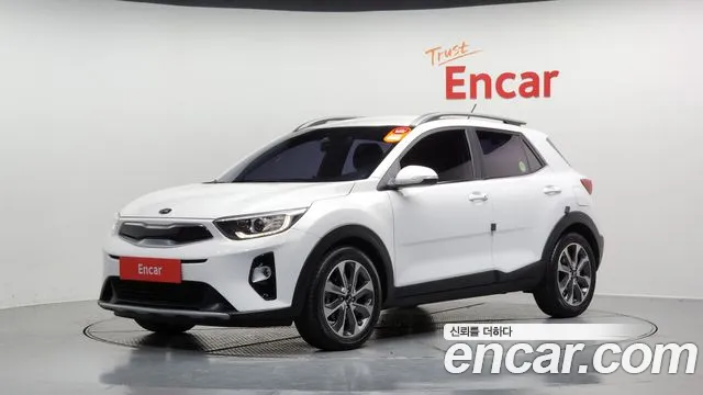 Kia Stonic 2018 Белый из Кореи