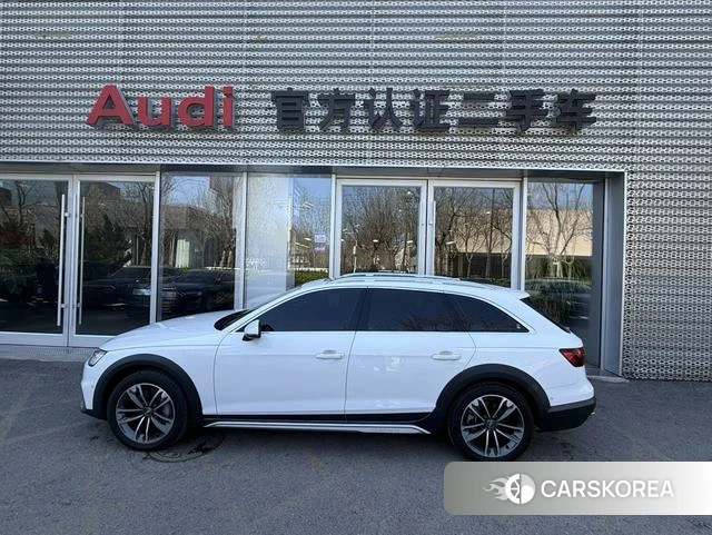 Audi A4 (import) 2021 Белый из Китая
