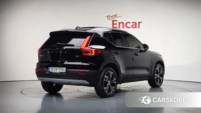 Volvo XC40 2022 Черный из Кореи