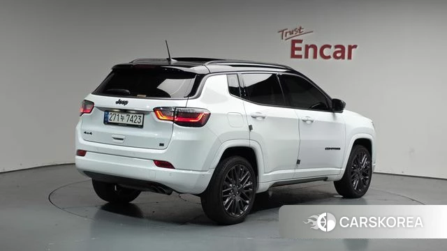 Jeep Compass 2nd Generation 2022 Белый из Кореи