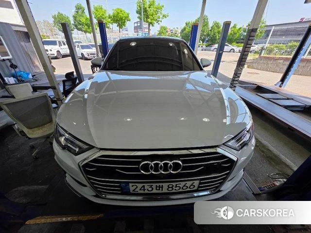 Audi A6 (C8) 2021 Белый из Кореи
