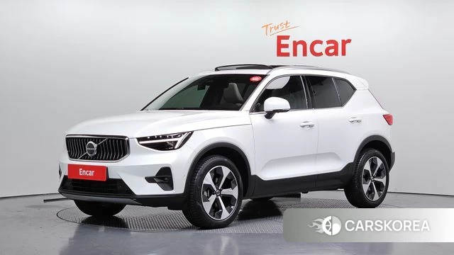 Volvo XC40 2025 Белый из Кореи